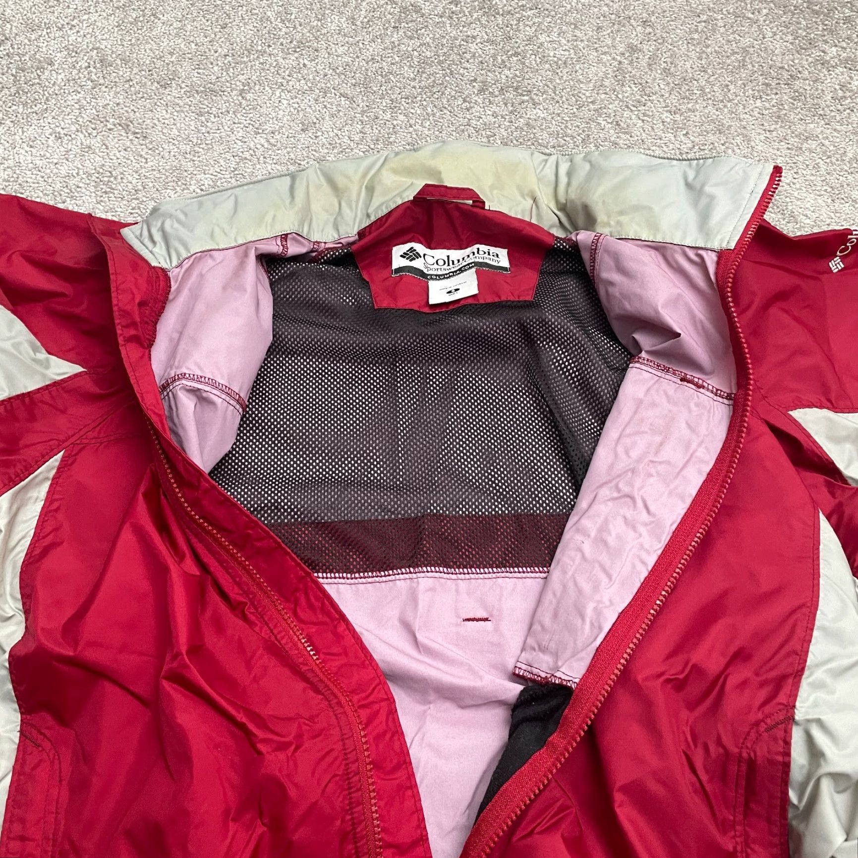 Vintage Columbia Windbreaker Jacket Men Small Red Gray Alabama University Hooded Tuckable Hood Zip Pockets All Seasons Lightweight Soft Shell Size US S / EU 44-46 / 1 - 5 Thumbnail