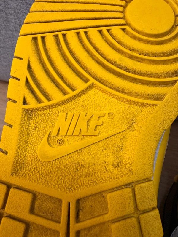 Nike Nike Dunk High White Varsity Maize 2011 Wu Tang Clan Rare 45 Size US 11 / EU 44 - 11 Thumbnail