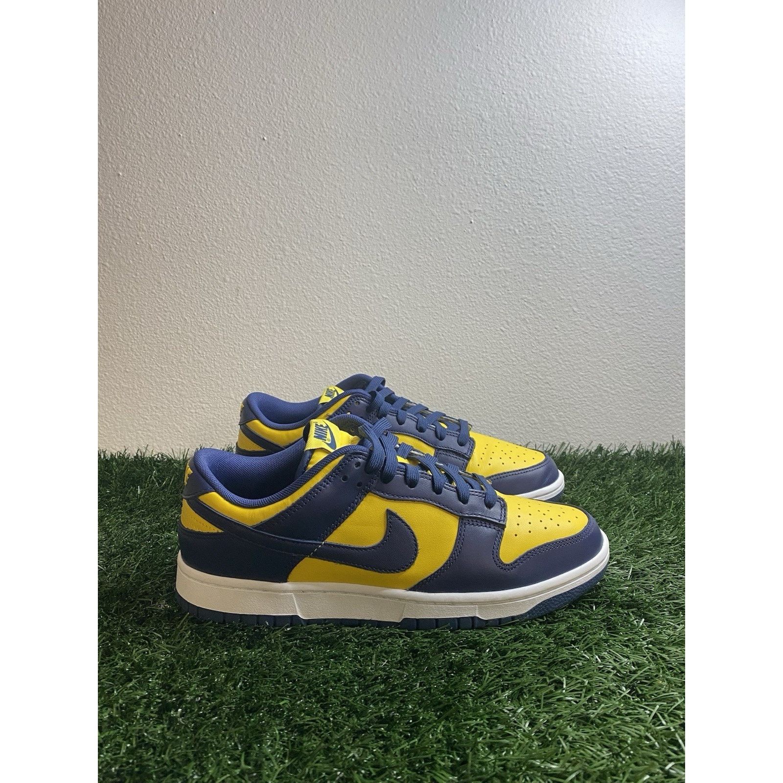 Nike Nike Dunk Low Michigan 2021 | Size 9 US | TRIED ON ! Size US 9 / EU 42 - 1 Thumbnail