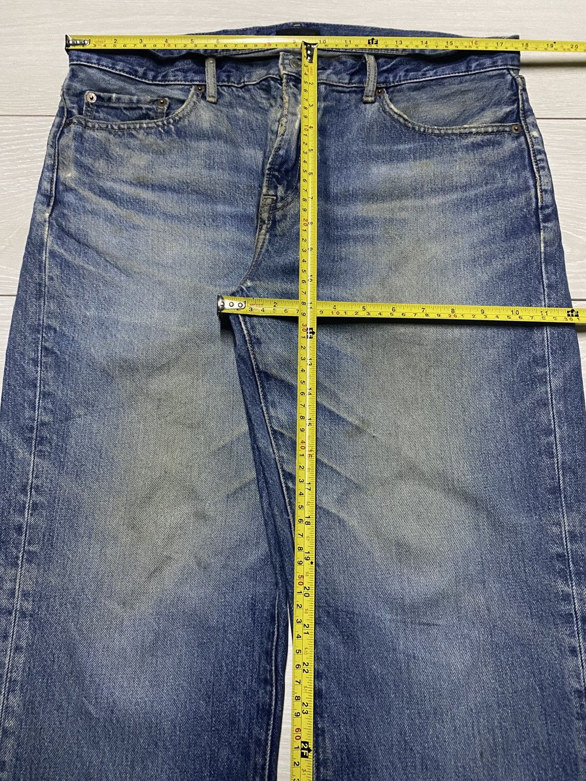 Japanese Brand Vintage Uniqlo Faded Wash Distressed Loose Jeans Size US 35 - 12 Thumbnail