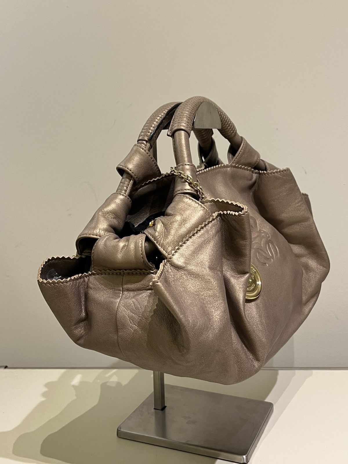 Loewe Loewe nappa aire bronze Size ONE SIZE - 9 Thumbnail