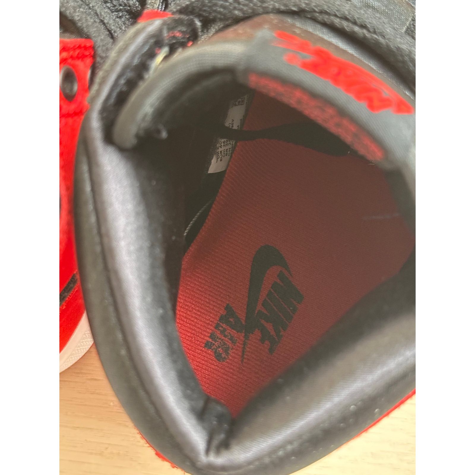 Jordan Brand Air Jordan 1 Satin Bred Sneaker - Size 9W - Mint Size US 9 / IT 39 - 7 Thumbnail