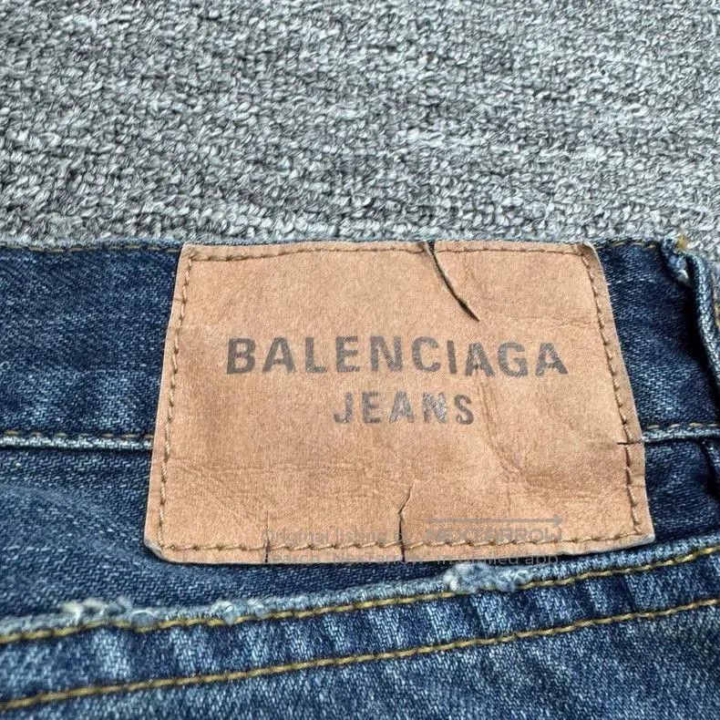 Balenciaga Balenciaga Washed Distressed Denim Jeans. Size US 28 / EU 44 - 6 Thumbnail
