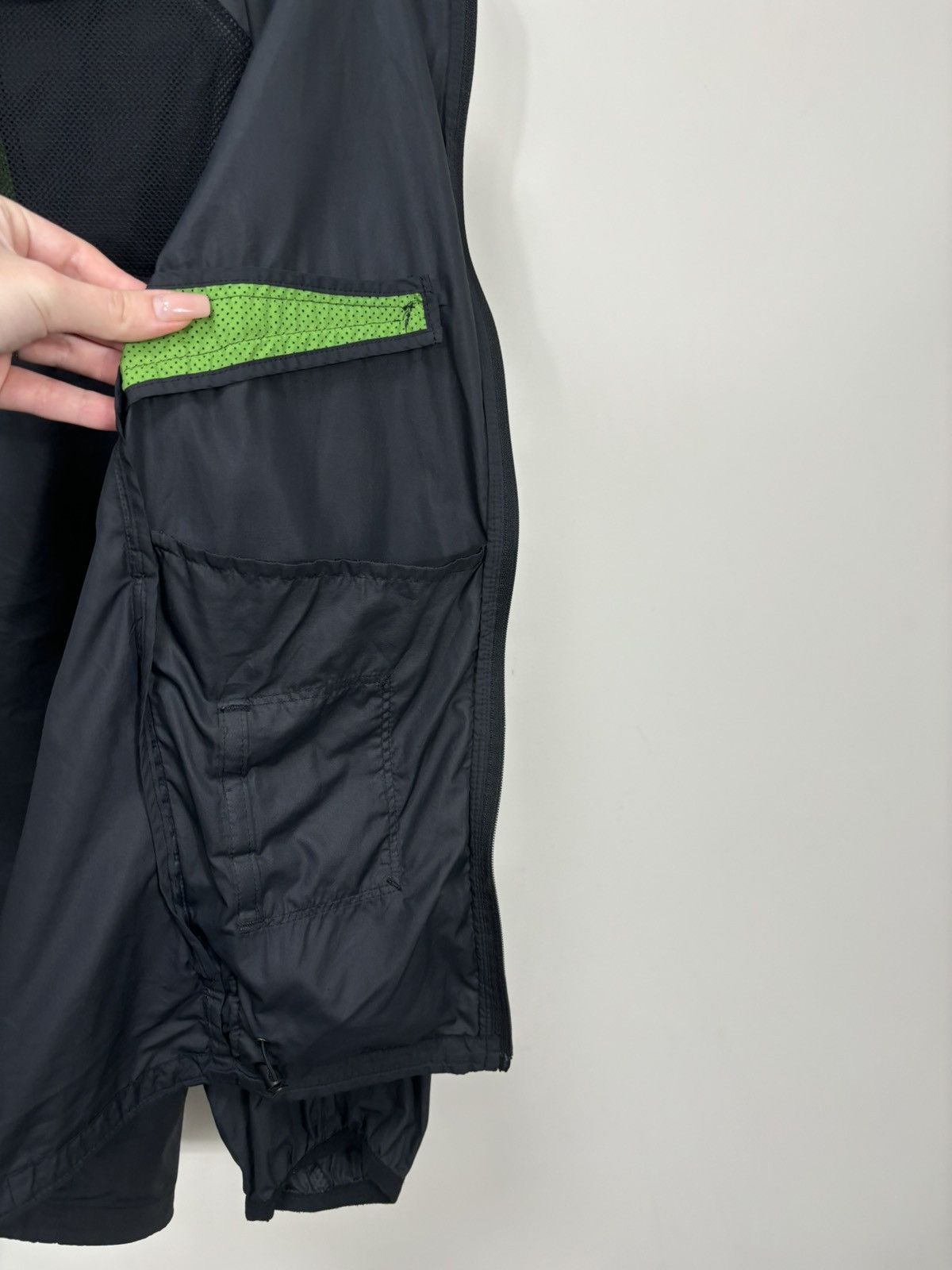 Nike Vintage Nike Y2K Black Reflective Drill Hype Track Jacket Size US S / EU 44-46 / 1 - 13 Thumbnail