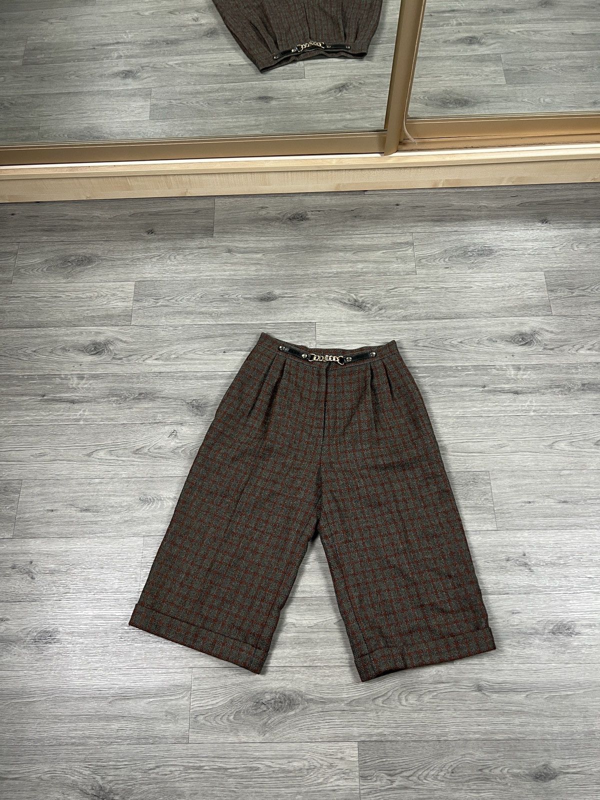 Celine Rare Celine vintage wool tweed shorts FR 10 (M) Women’s Size 28" / US 6 / IT 42 - 1 Thumbnail