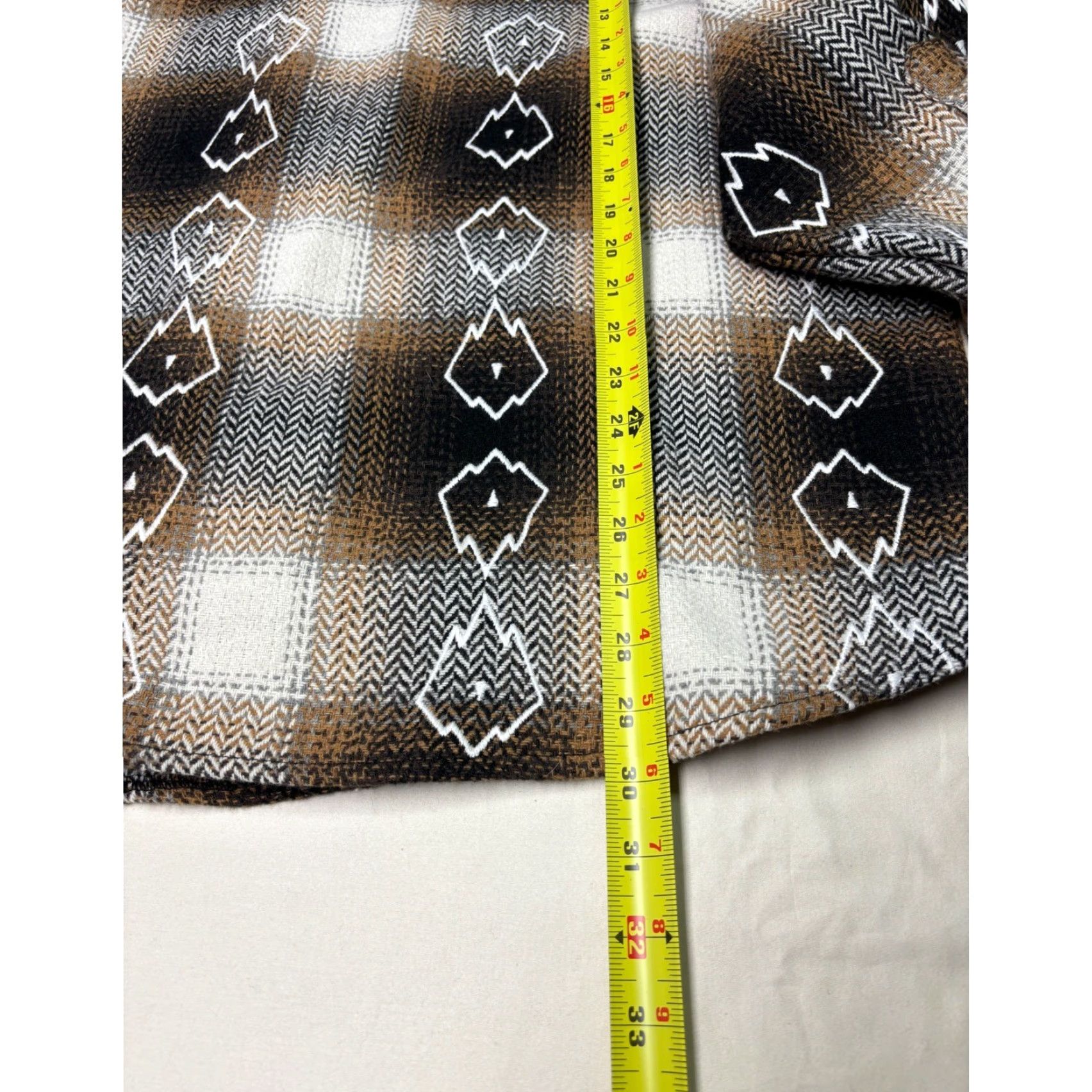 Forever 21 Forever 21 Men XXL Plaid Flannel Heavyweight Shirt Brown Geometric Embroidery Size US XXL / EU 58 / 5 - 7 Thumbnail