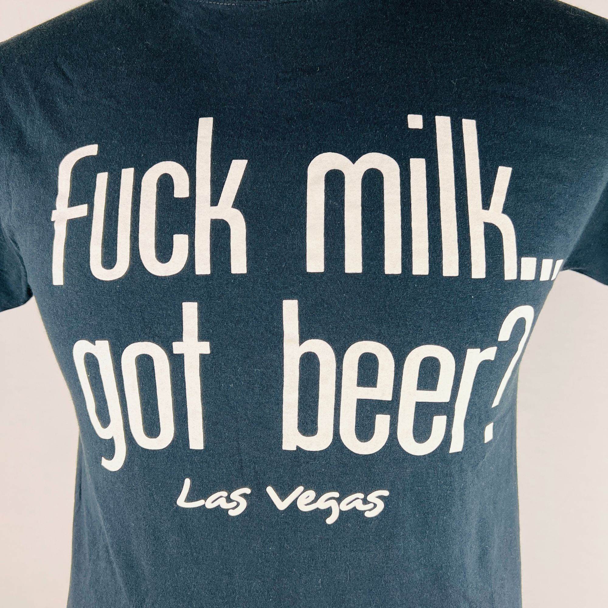 Fruit Of The Loom F*ck Milk, Got Beer Las Vegas Med T-Shirt Shirt Size US M / EU 48-50 / 2 - 2 Thumbnail