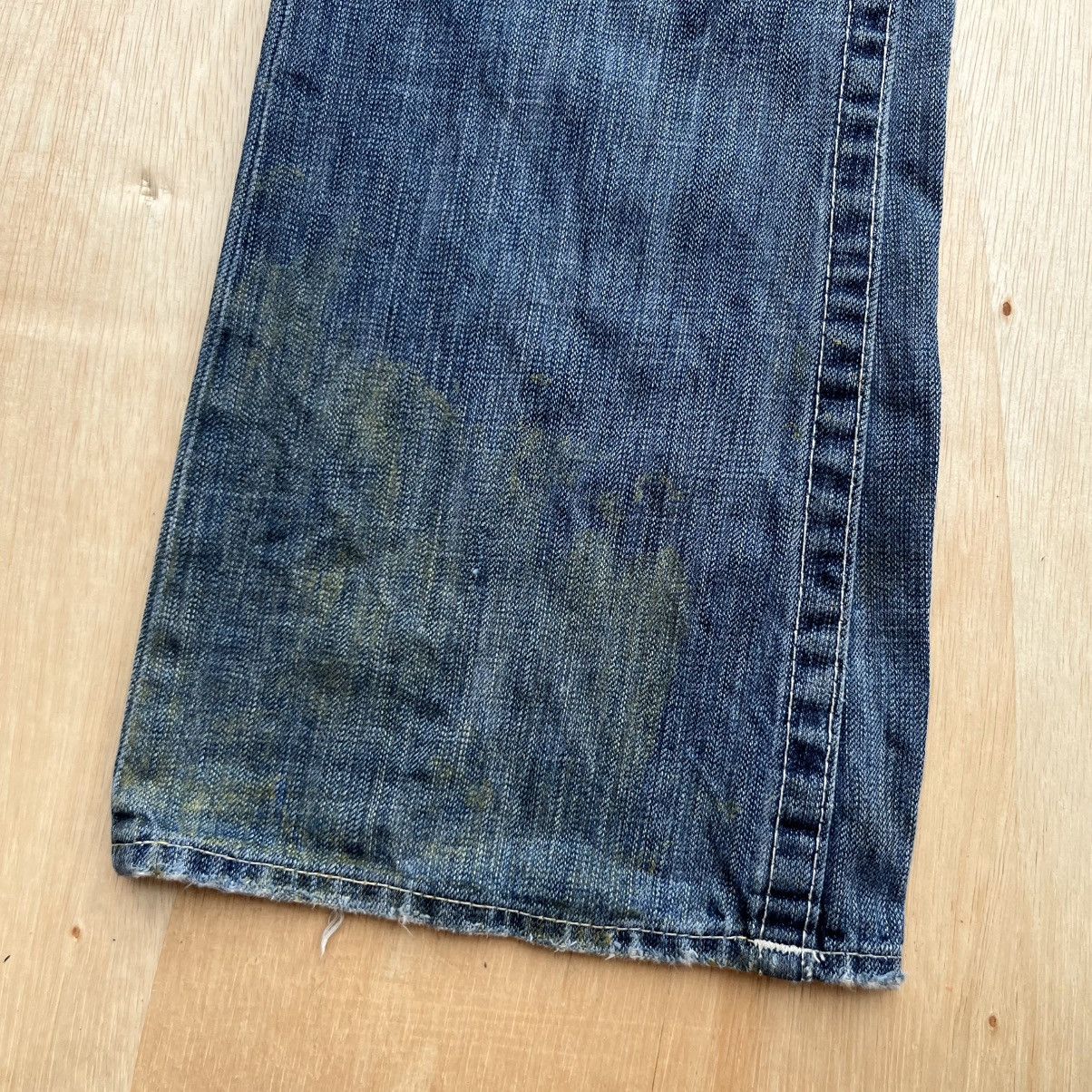 True Religion TRUE RELIGION VINTAGE DISTRESSED FLARED DENIM Size US 32 / EU 48 - 11 Thumbnail