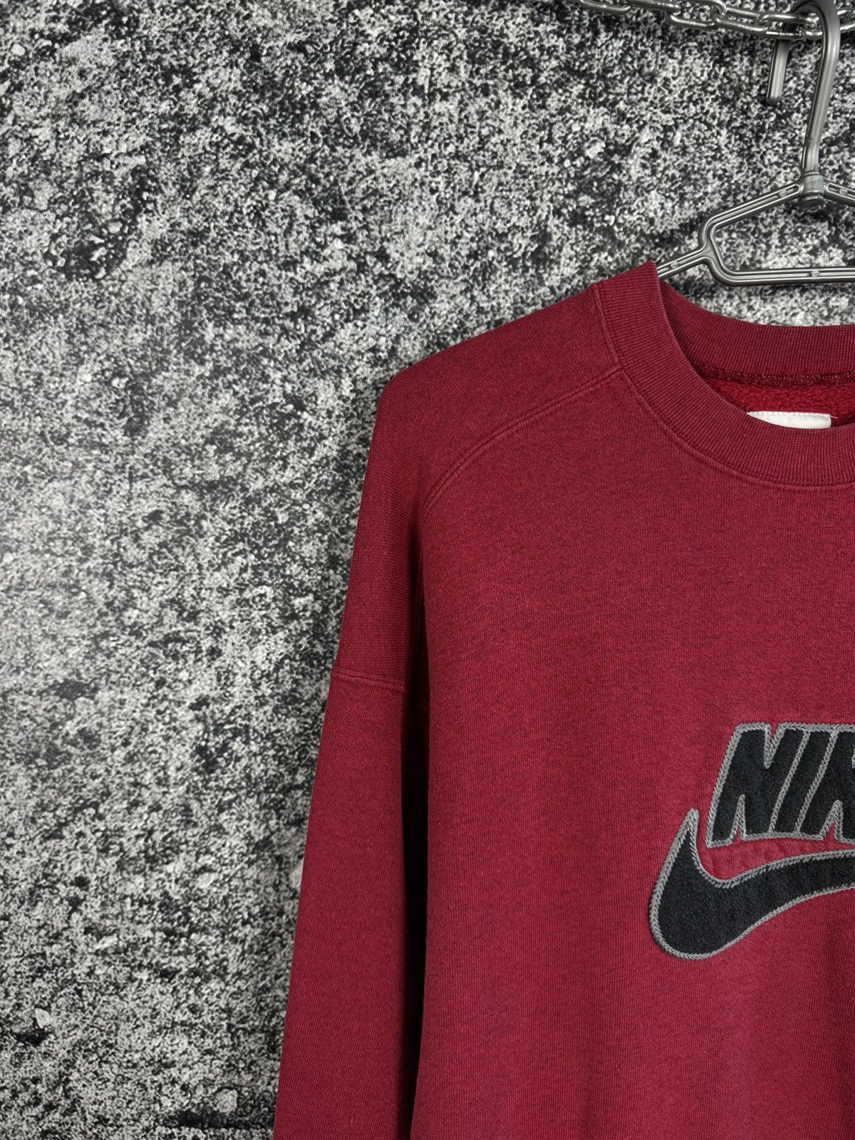 Nike Vintage 90s Nike Sweatshirt Embroidered Big Logo Swoosh Sz L Size US L / EU 52-54 / 3 - 3 Thumbnail