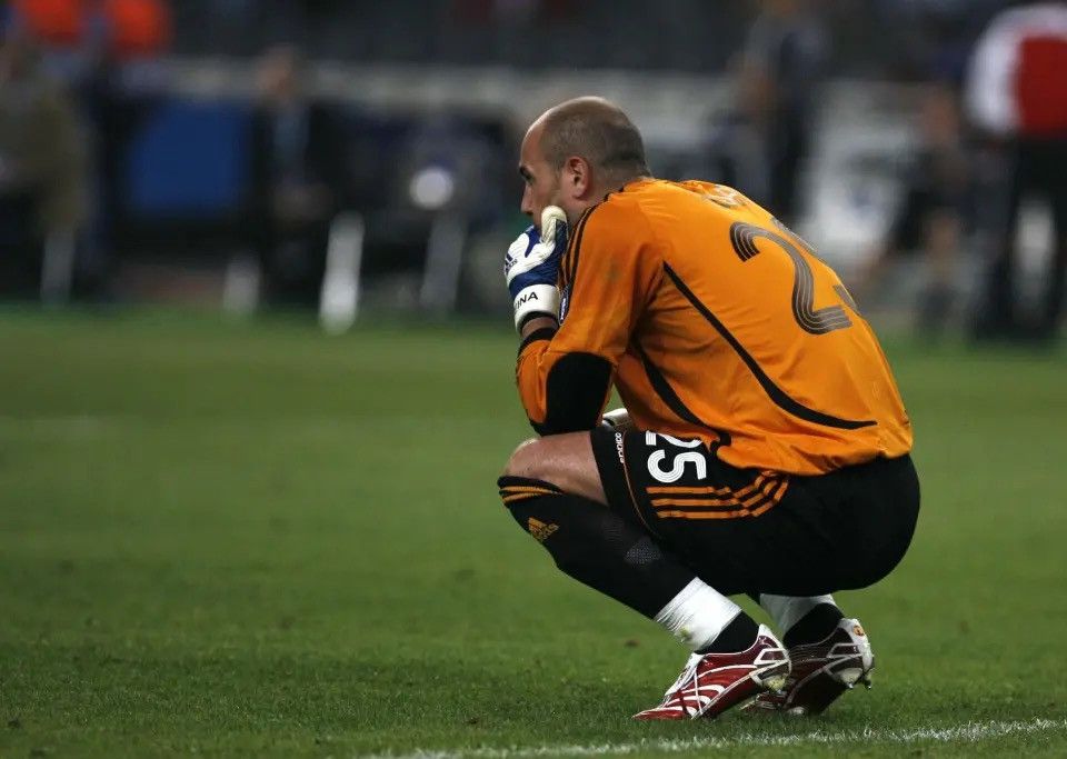 Adidas × Vintage LIVERPOOL ADIDAS 2006/2007 FOOTBALL GK SHORTS #25 REINA Size US 37 - 13 Thumbnail