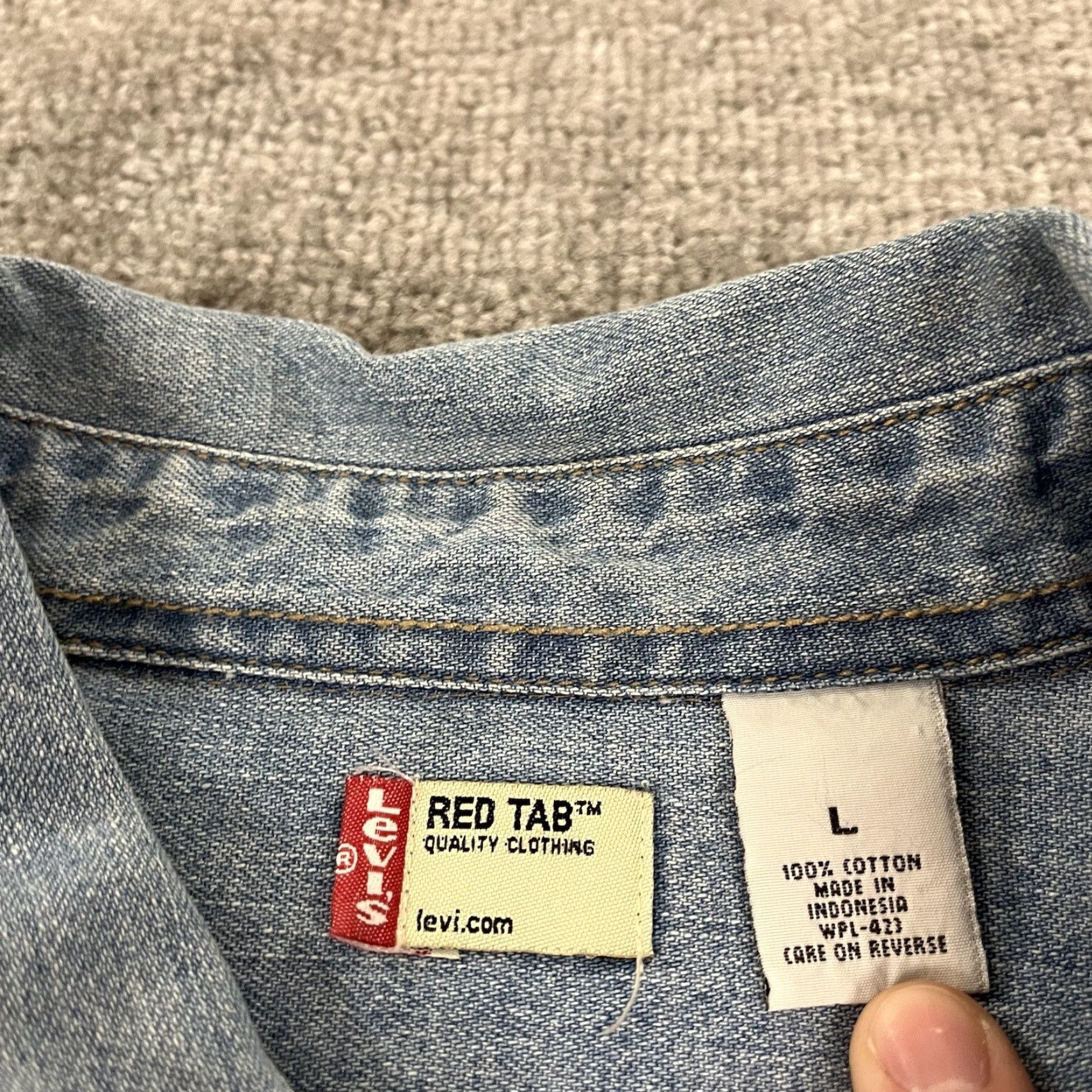 Levi's VINTAGE LEVIS Shirt Mens Large Blue Red Tab Denim Button Collared Trucker Rodeo Western Size US L / EU 52-54 / 3 - 3 Thumbnail