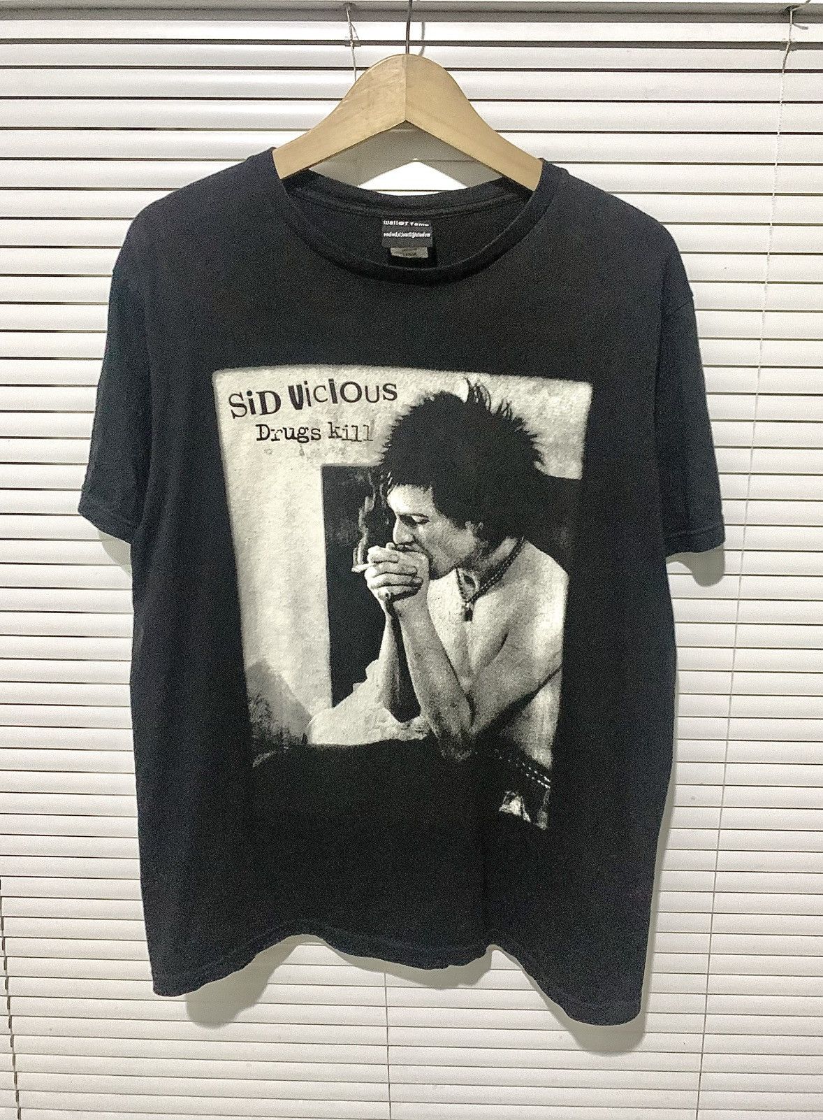 Band Tees Vintage Sid Vicious “Drugs Kill” T-Shirt Size US L / EU 52-54 / 3 - 1 Thumbnail