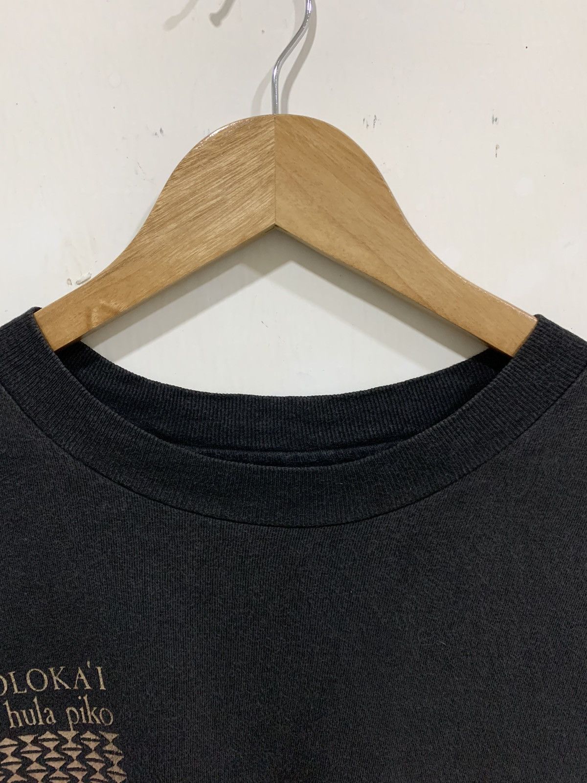Vintage 90’s Faded Molokai Ka Hula Piko Hawaii T Shirt Size US L / EU 52-54 / 3 - 5 Thumbnail
