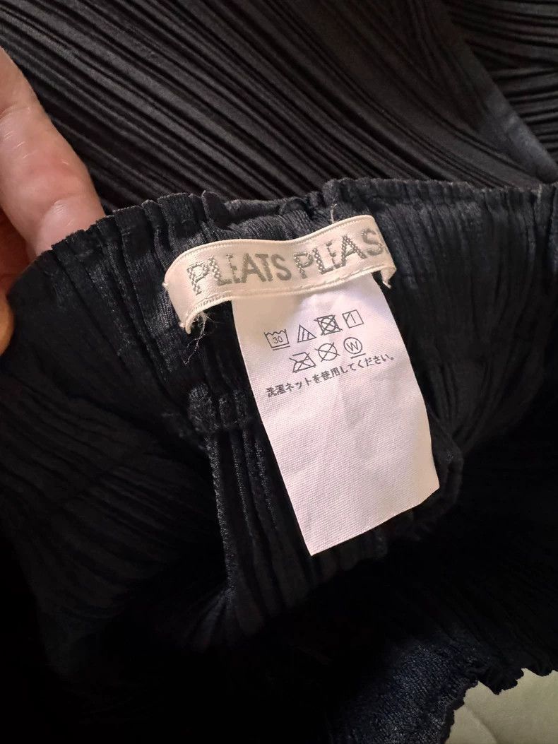 Issey Miyake Issey Miyake size:3 Black irregular pleated casual pants Size 31" - 2 Thumbnail