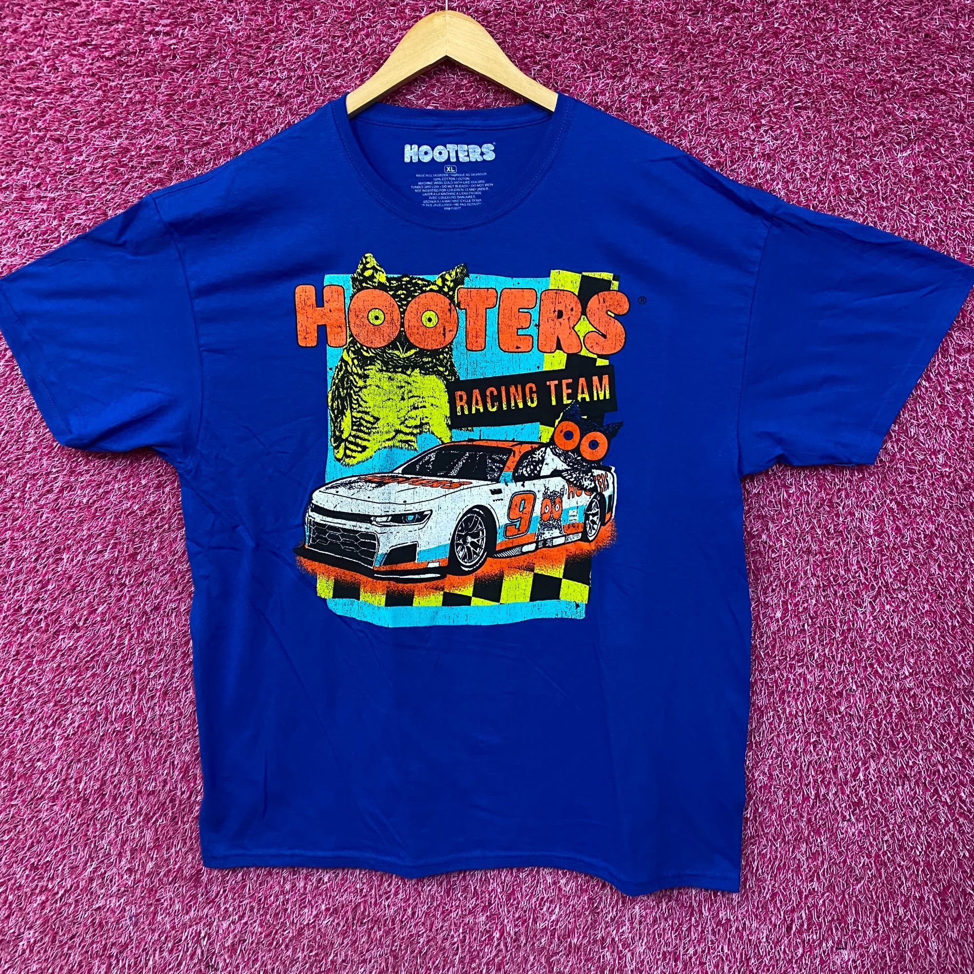 Other Hooters Racing Team Race Car Number 9 Graphic Design T-Shirt Size US XL / EU 56 / 4 - 1 Thumbnail