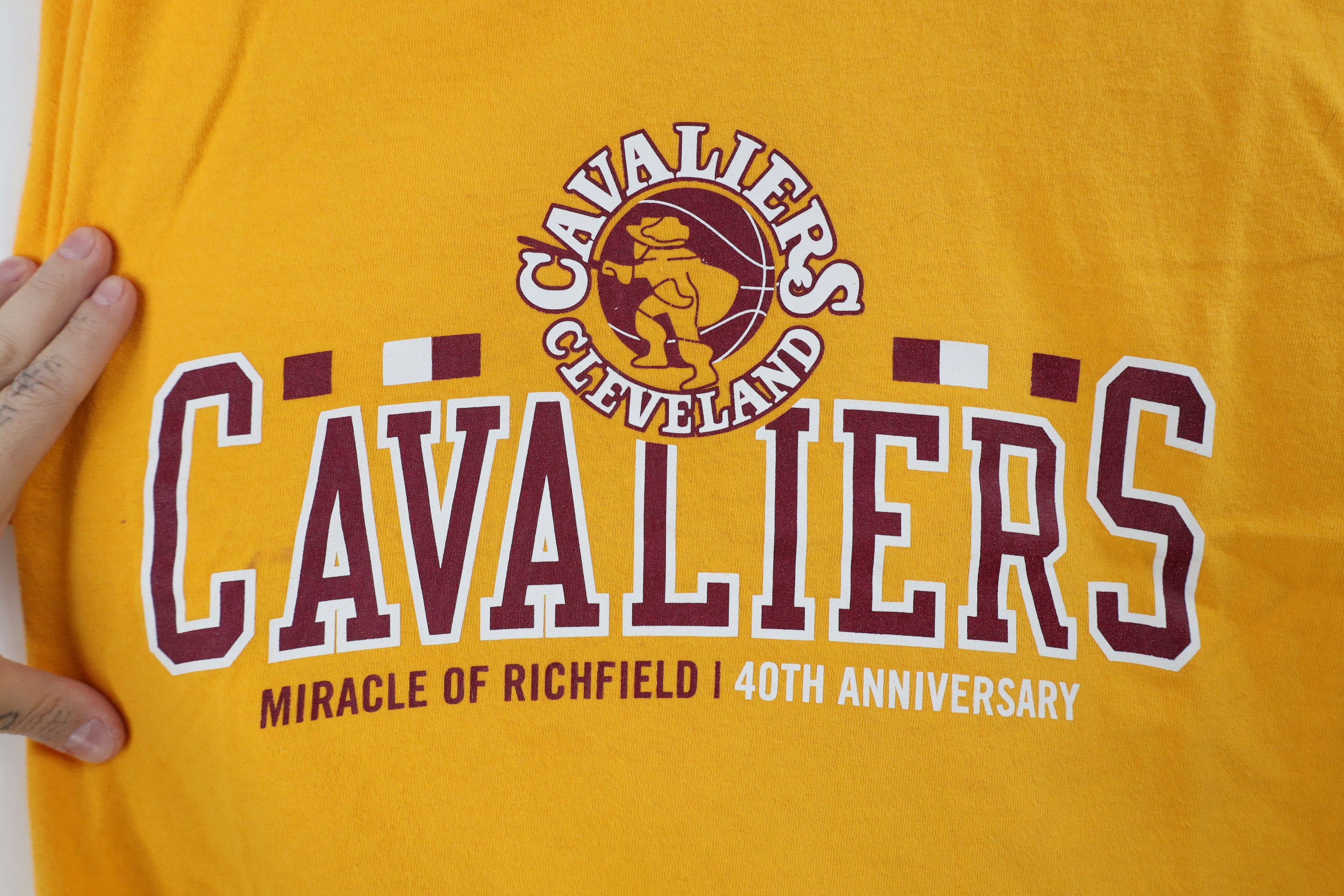 Vintage Y2K Richfield 40th Anniversary Cleveland Cavaliers T-Shirt Size US XL / EU 56 / 4 - 5 Thumbnail