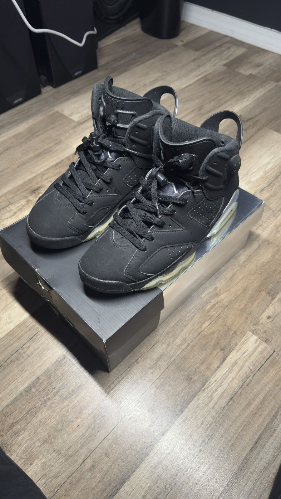 Jordan Brand AIR JORDAN 6 RETRO BLACK/METALLIC Size US 10.5 / EU 43-44 - 2 Thumbnail