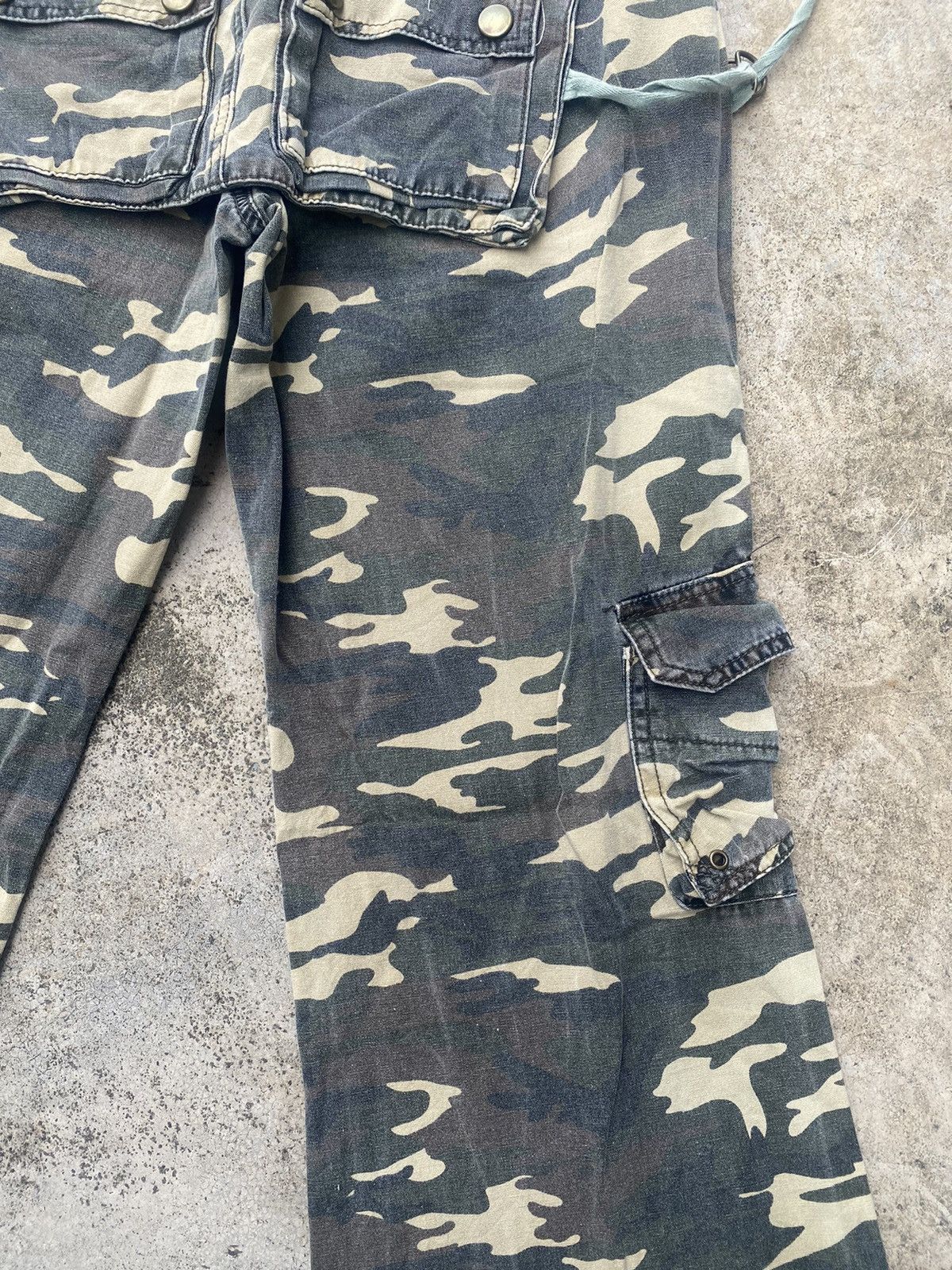 If Six Was Nine × Japanese Brand Flare Jeans Camo Cargo Bondage Bush Pants Low Rise Size US 29 - 19 Thumbnail