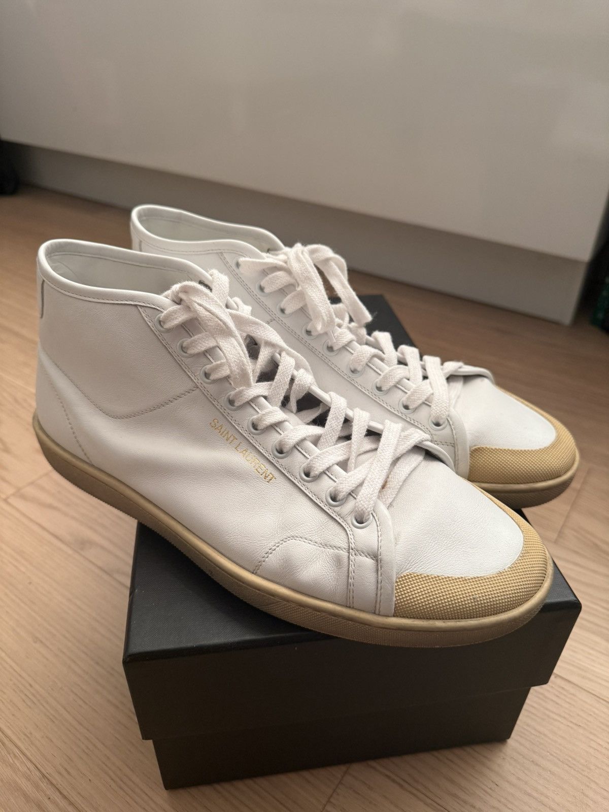 Saint Laurent Paris Saint Laurent Paris Mid Top Sneaker in White Size US 10 / EU 43 - 1 Thumbnail