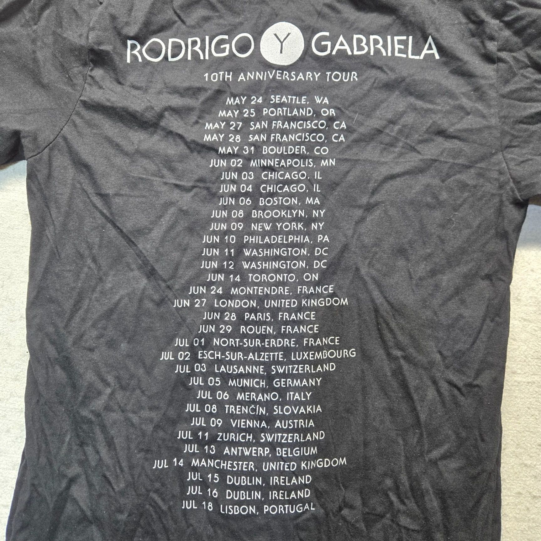 Vintage VINTAGE Rodrigo y Gabriela Shirt Unisex Adults S Brand: Canvas Black Graphic Tee 10th Anniversary Concert Memorabilia Mens Women Boys Girls Size US S / EU 44-46 / 1 - 8 Thumbnail