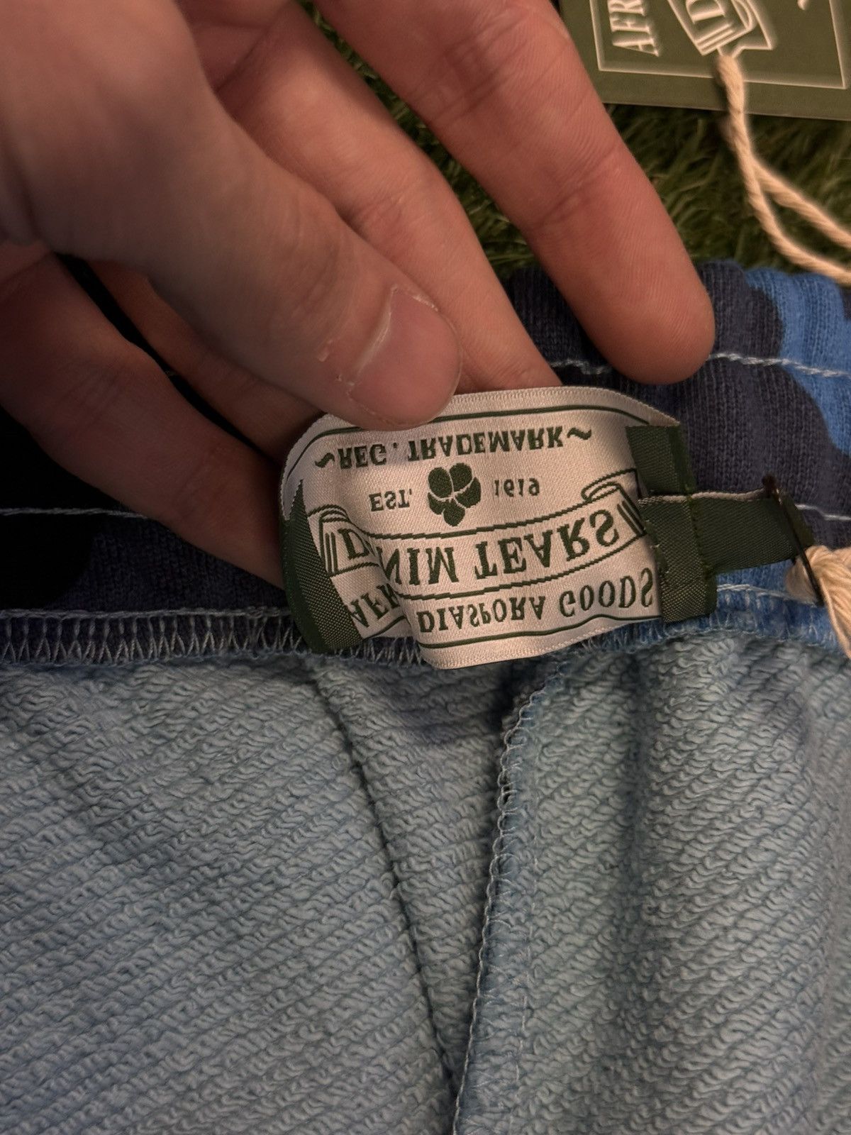 DENIM TEARS Denim Tears Cotton Wreath Sweatpants Size XXL (NEW) Size US 36 / EU 52 - 10 Thumbnail