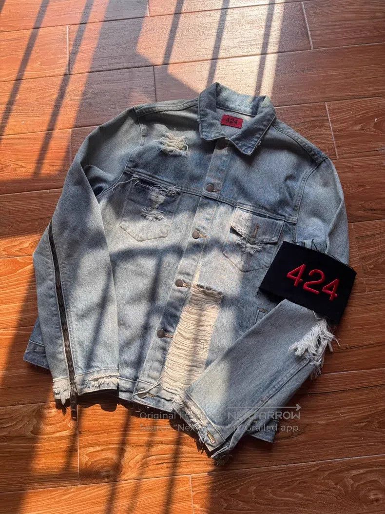424 424 Washed to pieces, black armband Size US S / EU 44-46 / 1 - 1 Thumbnail