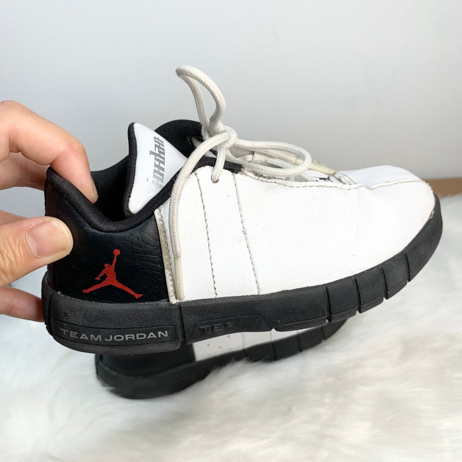 Nike Nike Air Jordan Boys TE 2 Low Basketball Shoes Size 9C Size US 9 / IT 39 - 1 Thumbnail