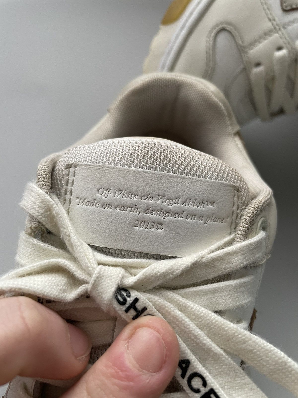 Off-White Out Of Office Beige/White men’s US 6,5 EU 39