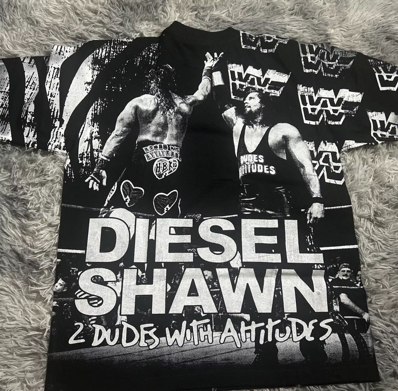 Vintage WWF 2 Dudes with Attitudes Diesel Shawn Michaels AOP WWE Size US XL / EU 56 / 4 - 2 Thumbnail
