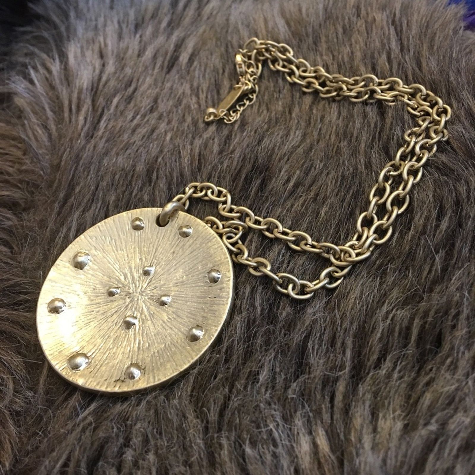 Jewelry Stone covered amulet matte gold chain necklace Size ONE SIZE - 9 Thumbnail