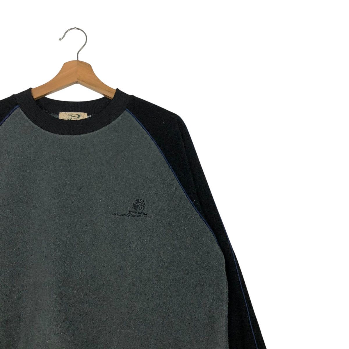 Japanese Brand 🔥VINTAGE SWEATSHIRT PIKO HAWAIIAN LONGBOARD WEAR Size US L / EU 52-54 / 3 - 8 Thumbnail