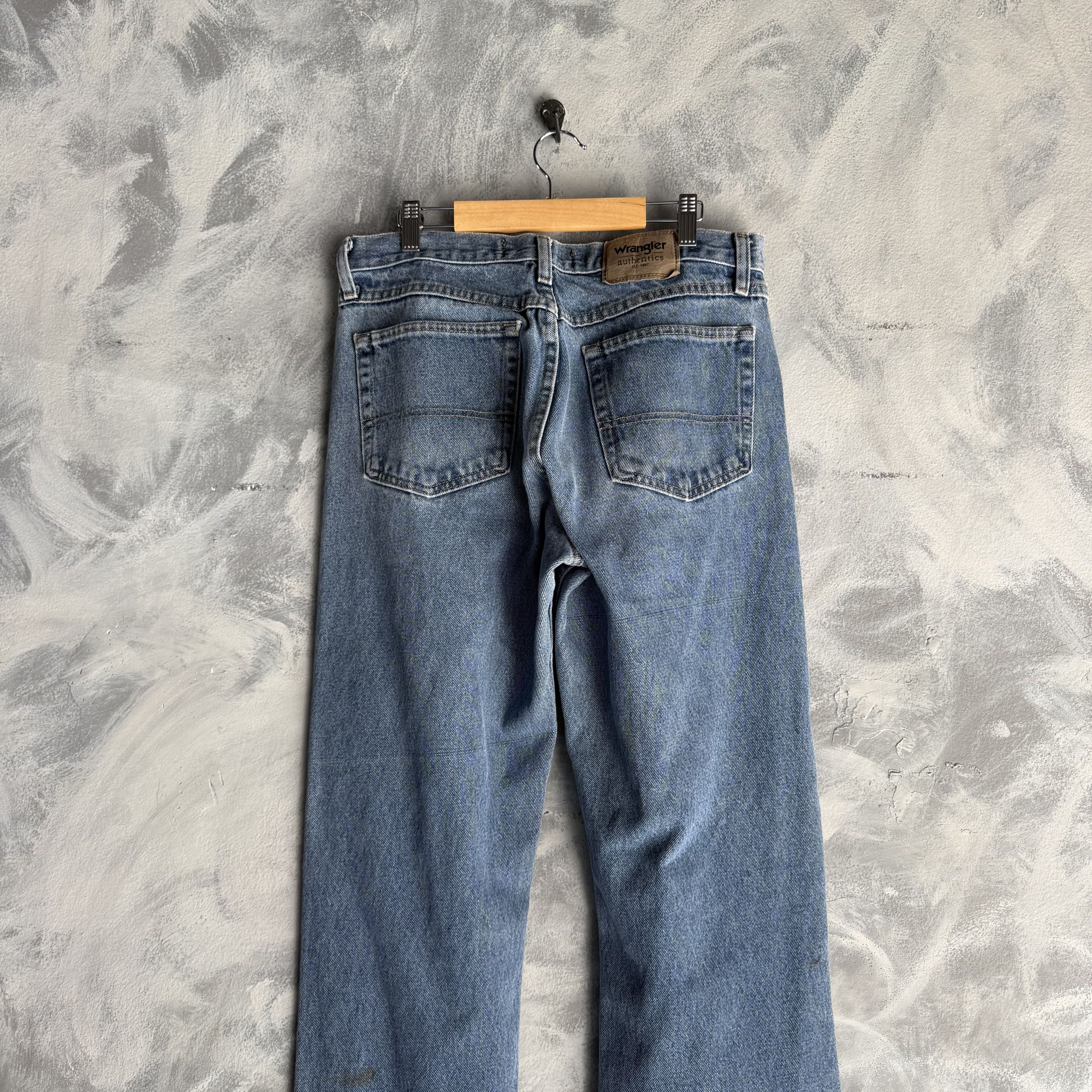 Wrangler Vtg Wrangler Jeans Mens Light Wash Straight Denim Y2K Size US 32 / EU 48 - 1 Thumbnail