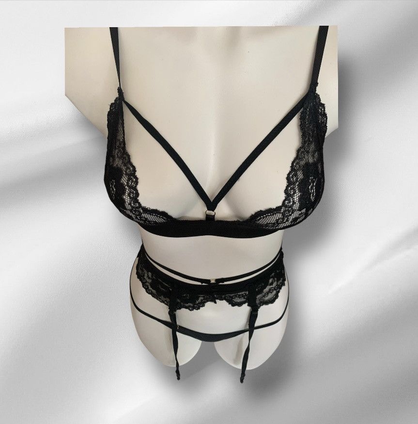 Designer NWOT 3 Piece Lingerie Set Black Lace Small Size S / US 4 / IT 40 - 6 Thumbnail