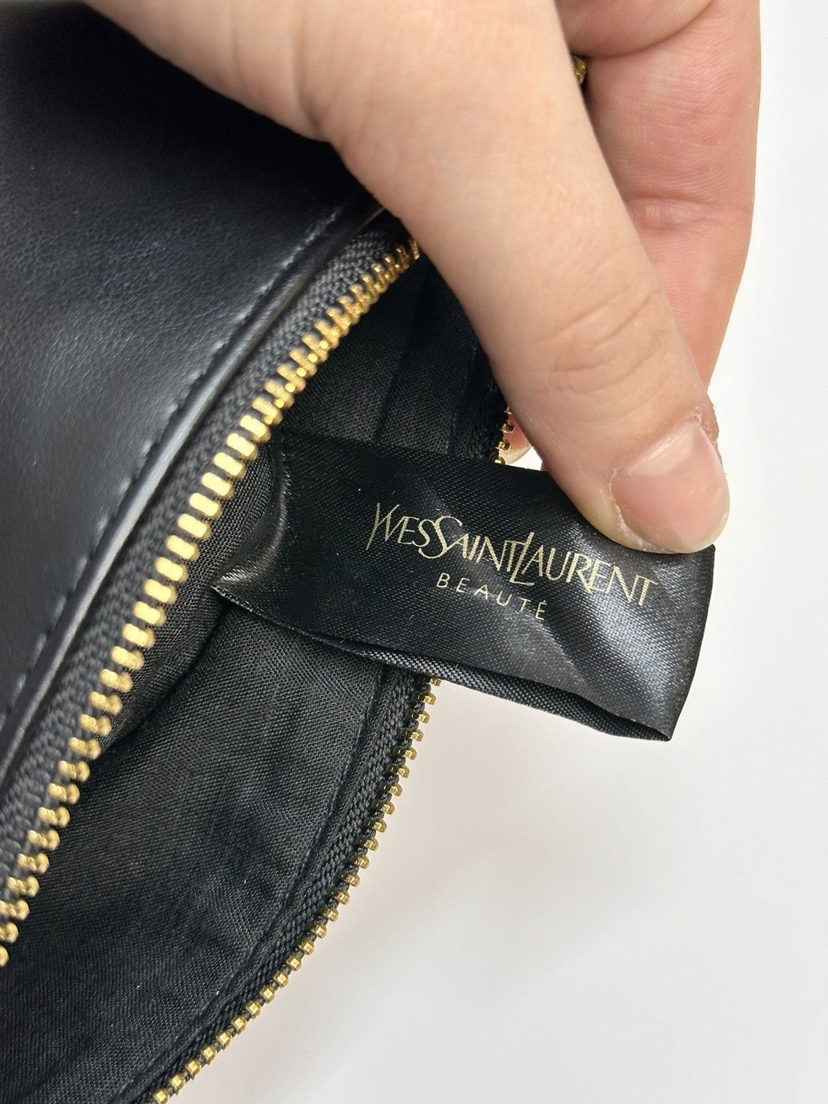 Yves Saint Laurent Yves Saint Laurent Black Leather Clutch Pouch 17x20cm Size ONE SIZE - 12 Thumbnail