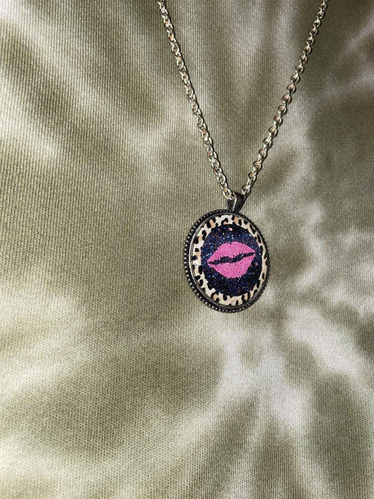 Vintage Plunder Leopard Kiss Atlas Pendant Necklace RARE Size ONE SIZE - 18 Thumbnail