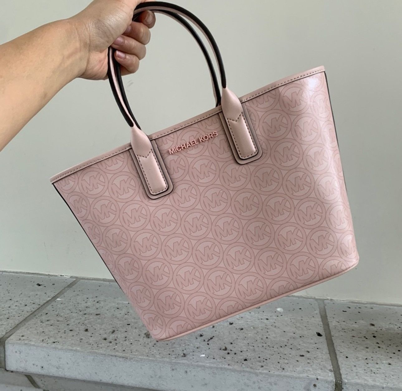 Michael Kors NWT Michael Kors Jodie Small Logo Jacquard Tote Bag Size ONE SIZE - 2 Thumbnail