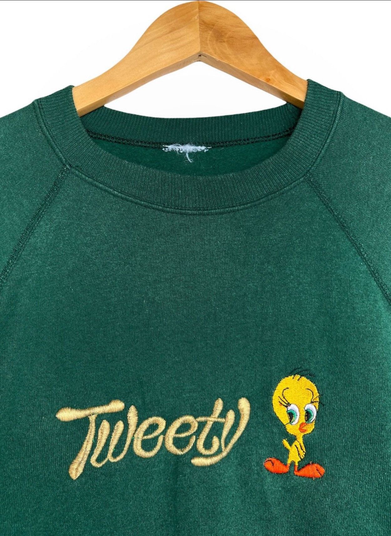 Vintage × Warner Bros Vintage 90s Tweety Crewneck Tweety Green Sweatshirt Size US L / EU 52-54 / 3 - 4 Thumbnail
