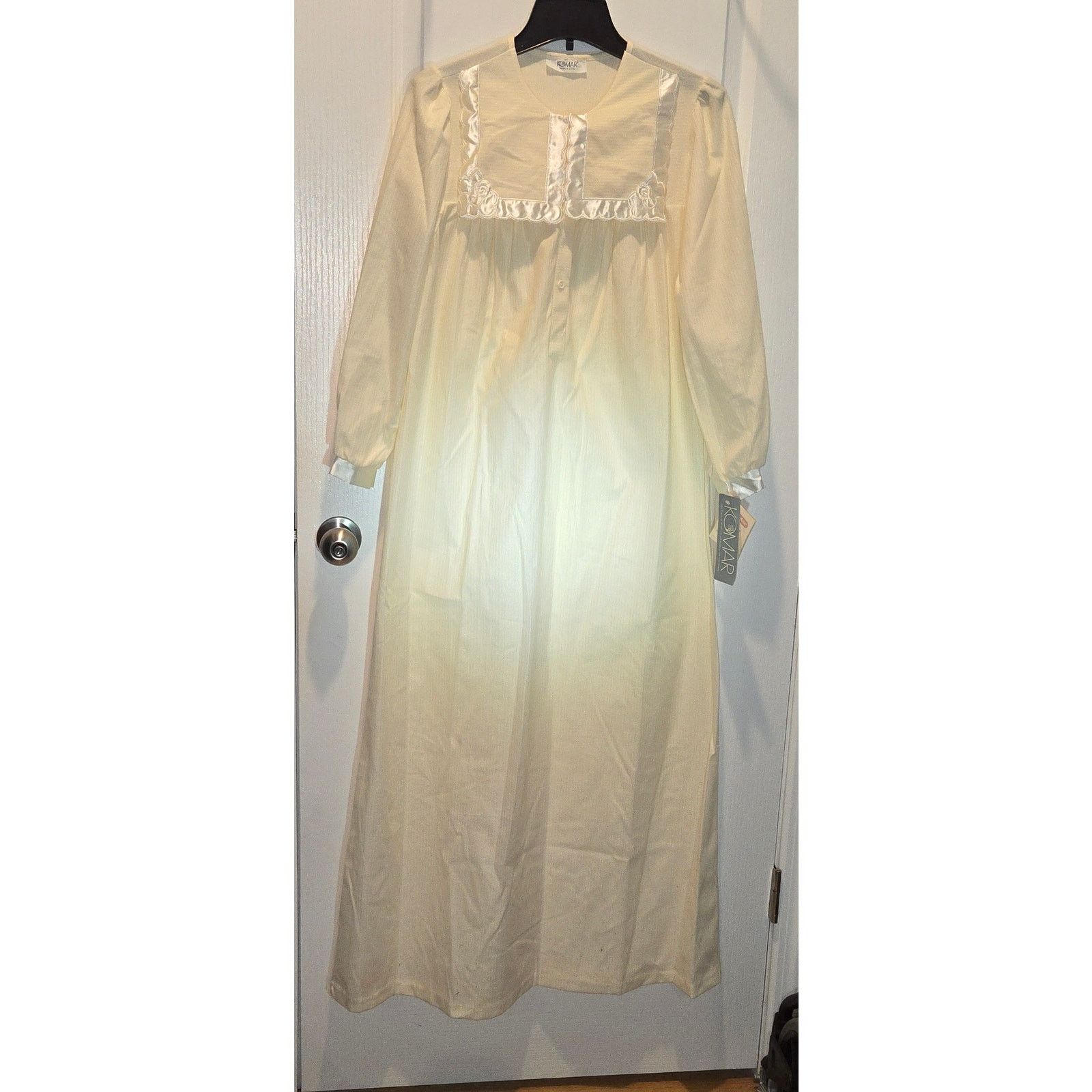 Other Vintage NWT Dead Stock Komar butter yellow nightgown Medium Size ONE SIZE - 1 Thumbnail