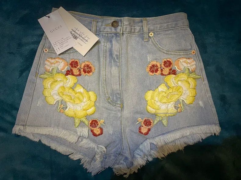 Gucci Gucci Vintage high-waisted gold thread heavy industry embr Size 27" / US 4 / IT 40 - 1 Thumbnail