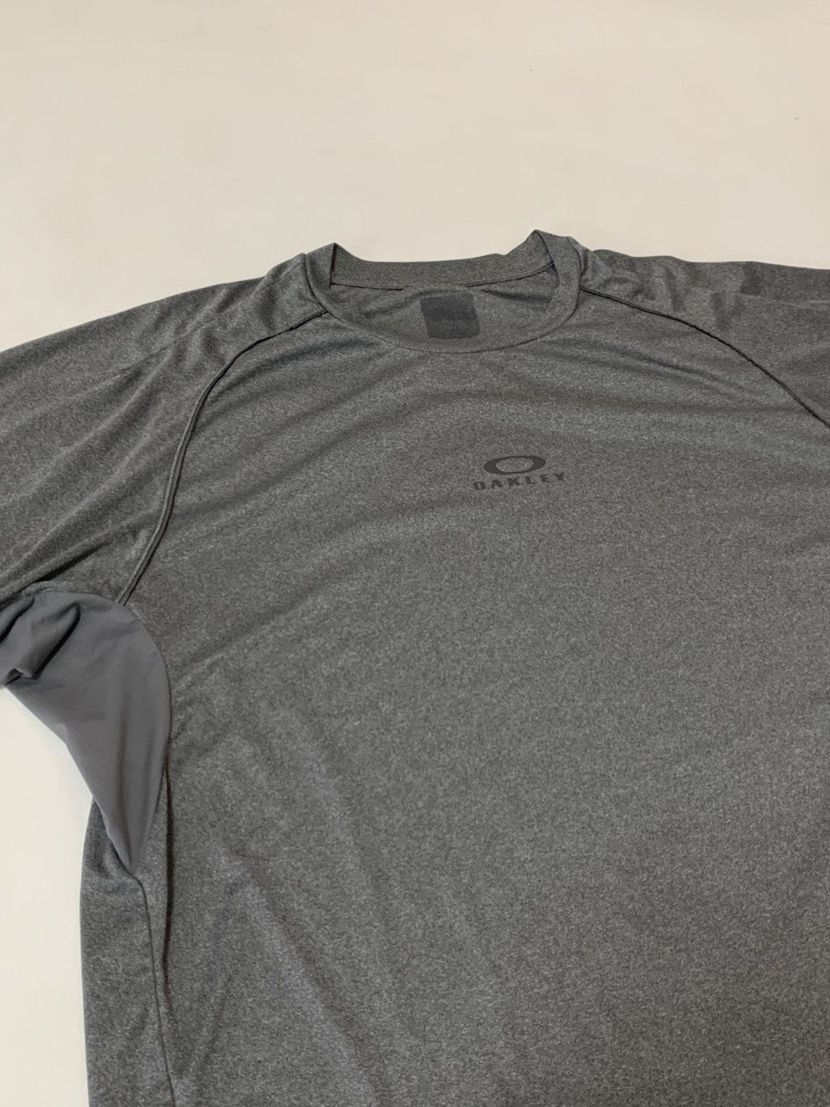 Oakley × Vintage Oakley Reflected Logo Tee Size US XL / EU 56 / 4 - 2 Thumbnail
