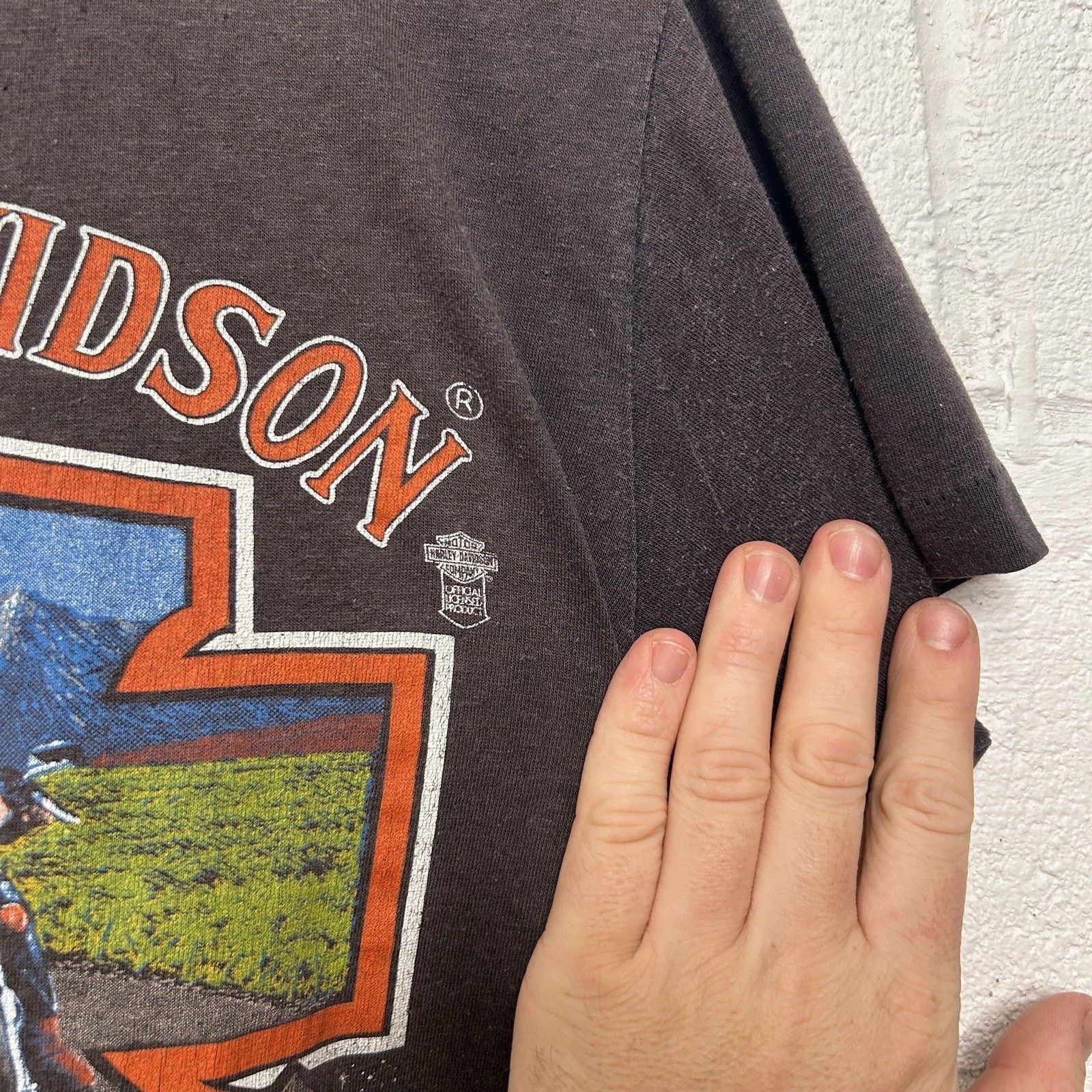 Harley Davidson 80's Vintage Harley-Davidson 3D Emblem Shield Mountains Tee Size US M / EU 48-50 / 2 - 6 Thumbnail
