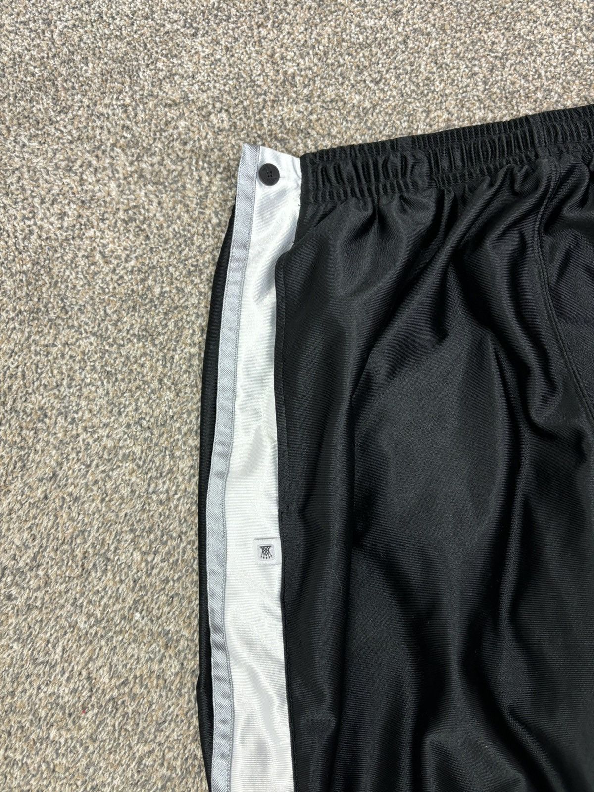 Adidas Vintage adidas hoops basketball black tear away track pants Size US 32 / EU 48 - 9 Thumbnail