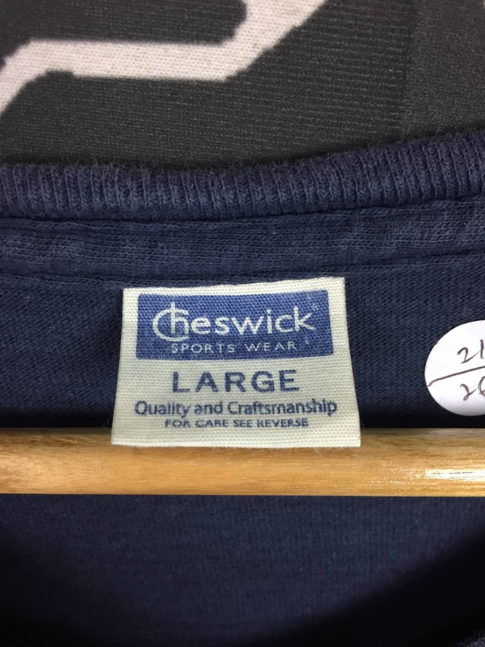 Toyo Enterprises Vtg Cheswick Sportswear Toyo Enterprises V-Neck Pocket Tee Size US L / EU 52-54 / 3 - 10 Thumbnail