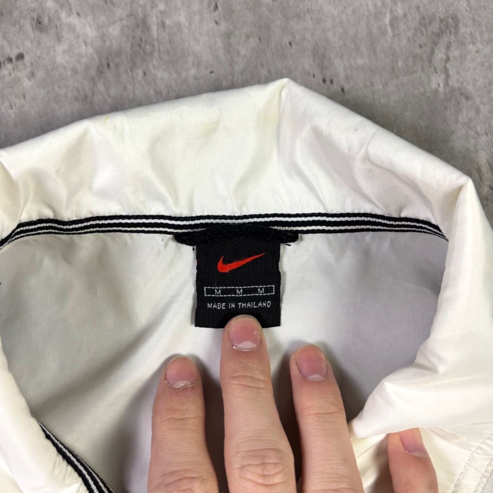 Nike VINTAGE Nike Windbreaker Jacket White Black Stripe Full Zip Mens M 90s Size US M / EU 48-50 / 2 - 3 Thumbnail