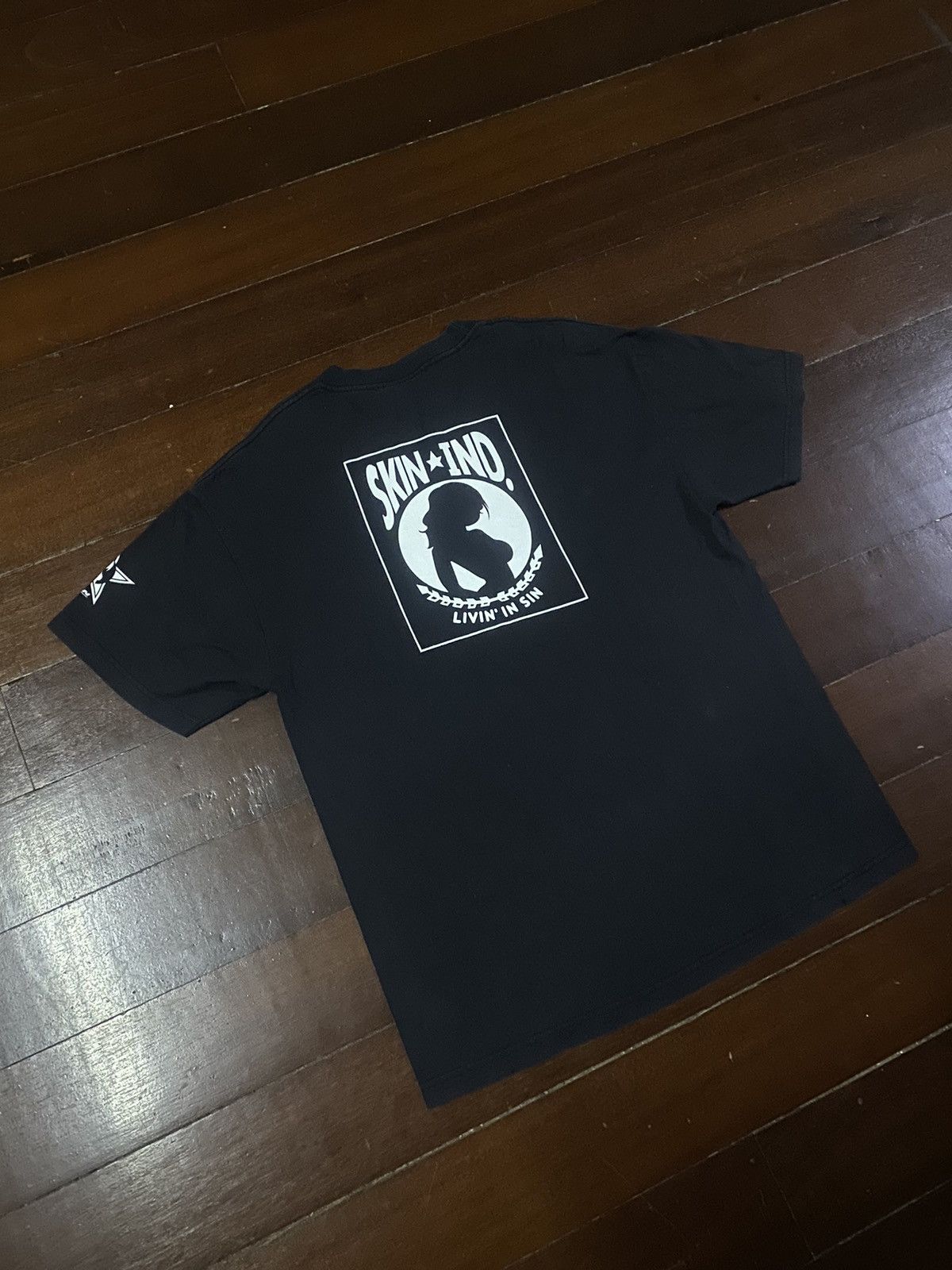 Sex Skateboards × Vintage Vintage 90s Skin Industries sexy girl T-shirt Size US L / EU 52-54 / 3 - 3 Thumbnail