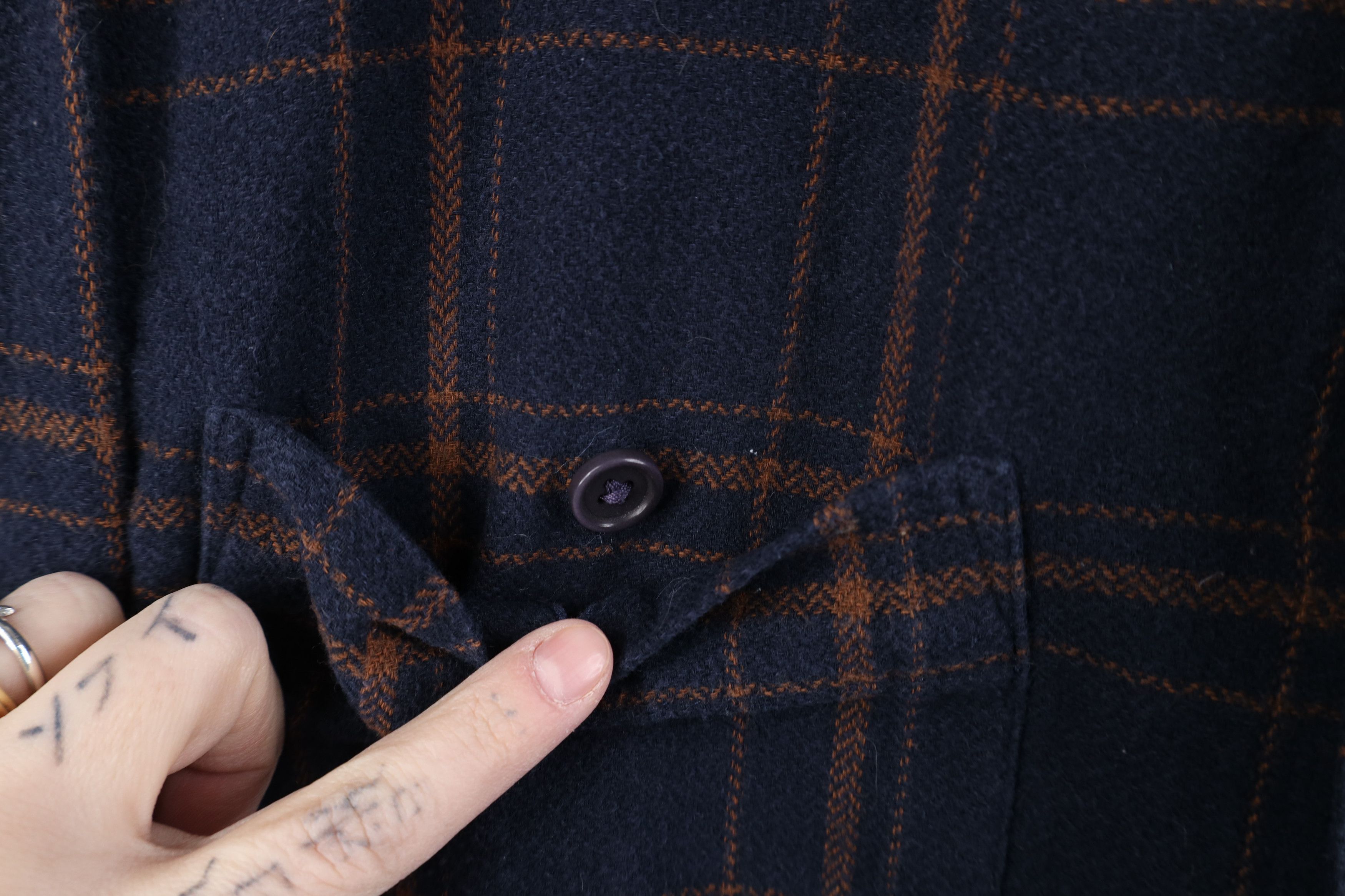 Banana Republic Banana Republic Pocket Flannel Collared Button Shirt Plaid Size US XL / EU 56 / 4 - 4 Thumbnail