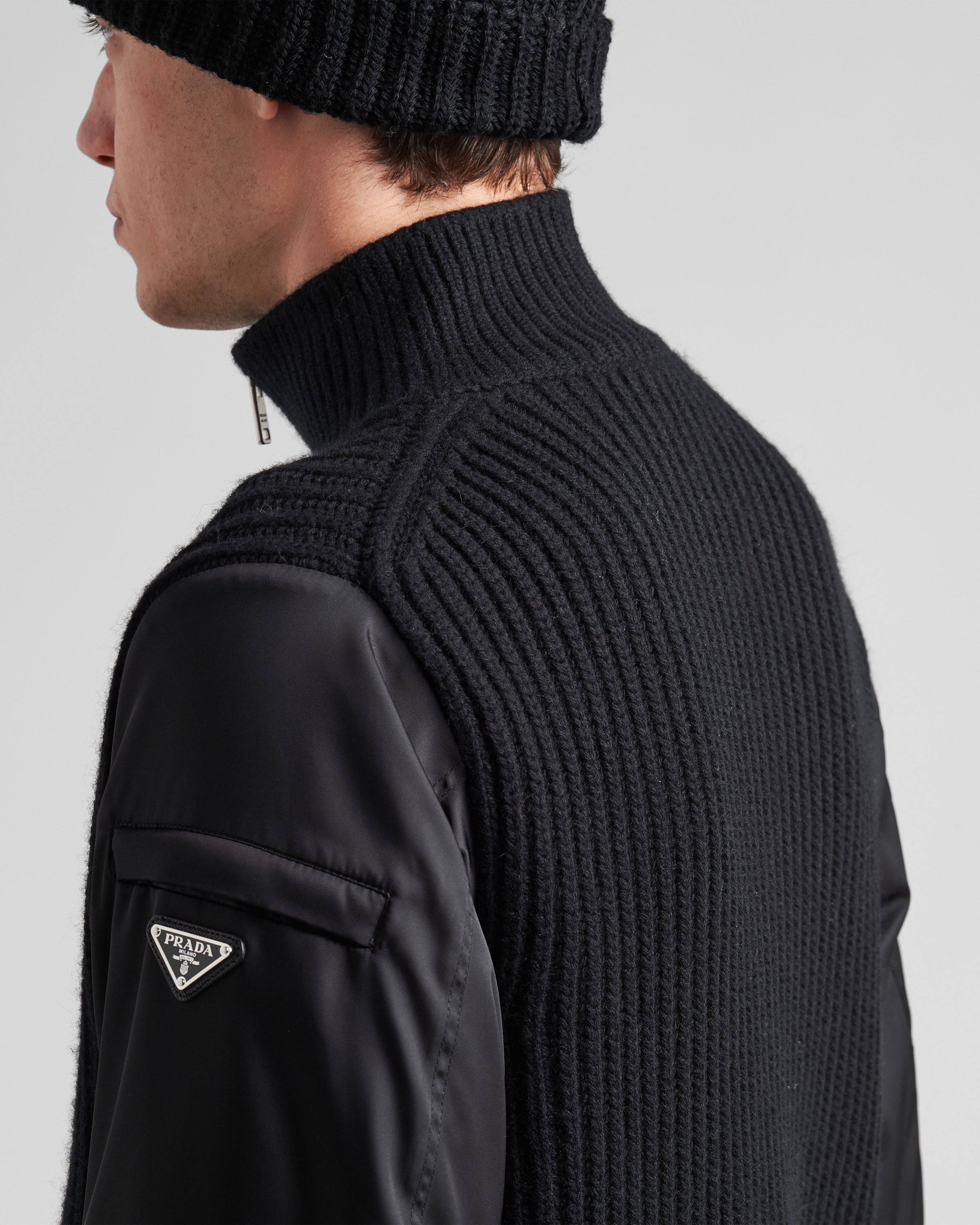 Prada o1mt1gz0225 Reversible Cashmere Re-Nylon Cardigan in Black Size US L / EU 52-54 / 3 - 3 Thumbnail