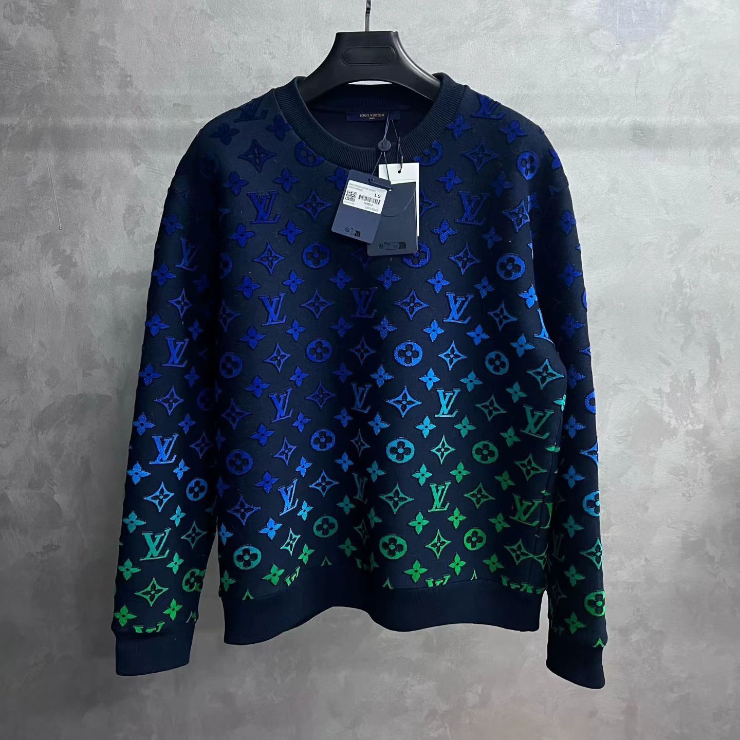 Louis Vuitton louis vuitton blue gradient long sleeve sweatshirt Size US L / EU 52-54 / 3 - 1 Thumbnail
