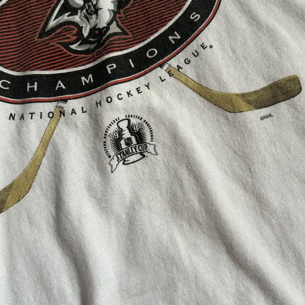 NHL DiSTRESSED 1999 BUFFALO SABRES EASTERN CONFERENCE CHAMPiONS Size US XL / EU 56 / 4 - 5 Thumbnail