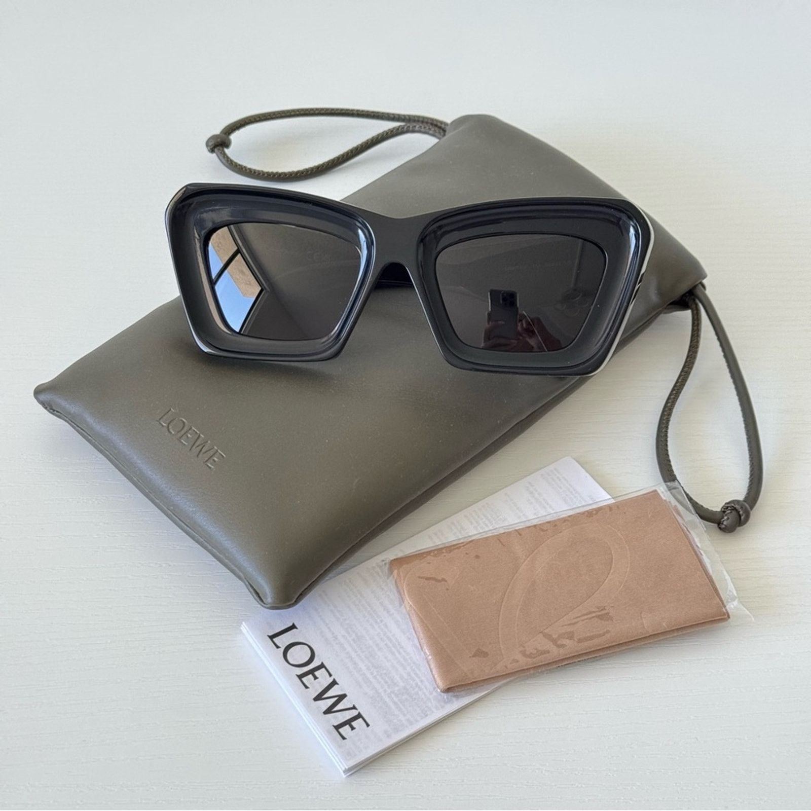 Loewe New! Loewe LW40145I 01A Black Sunglasses, Authentic Size ONE SIZE - 5 Thumbnail
